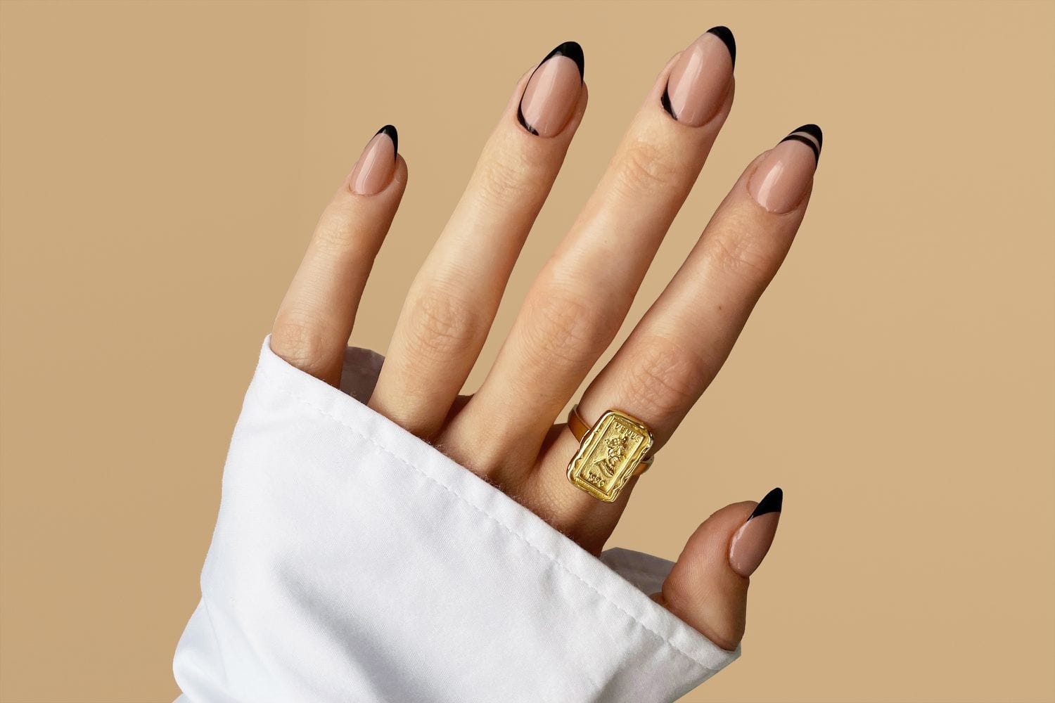 Best Salon French Manicures for Clean, Polished Nails